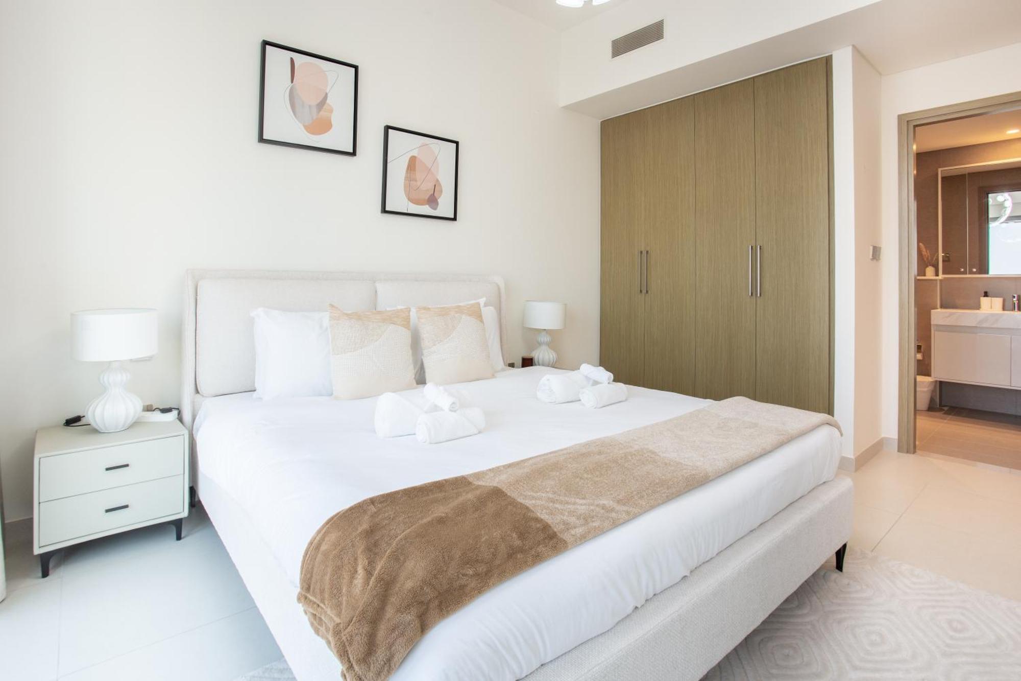 Apartment Prime Downtown Location 2br Burj Royale